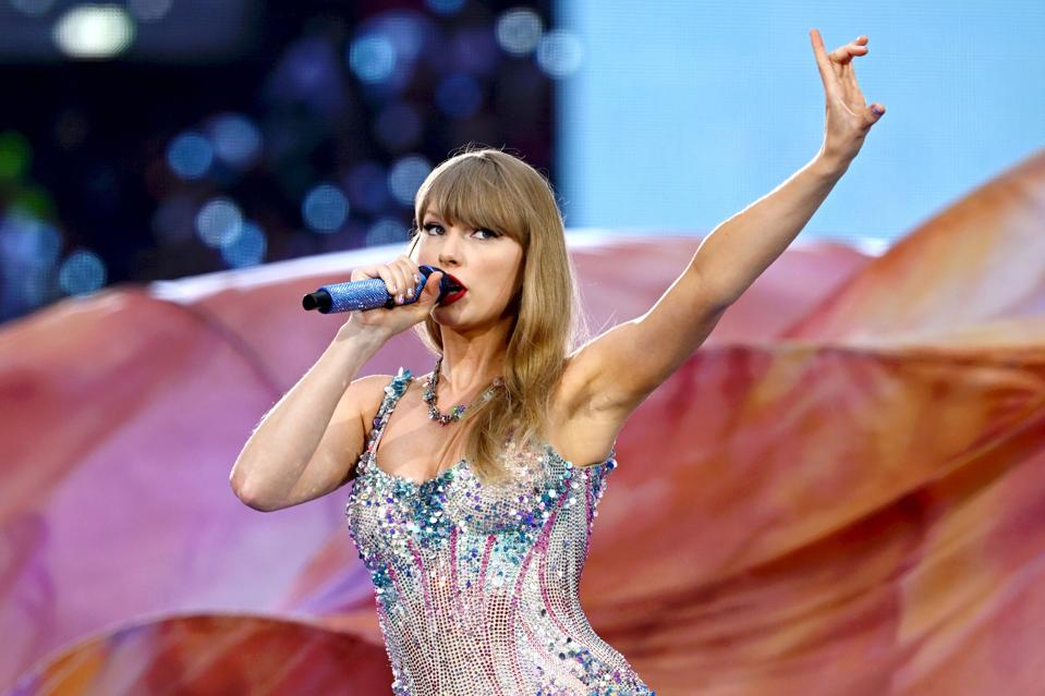 Taylor Swift | The Life Of A Showgirl